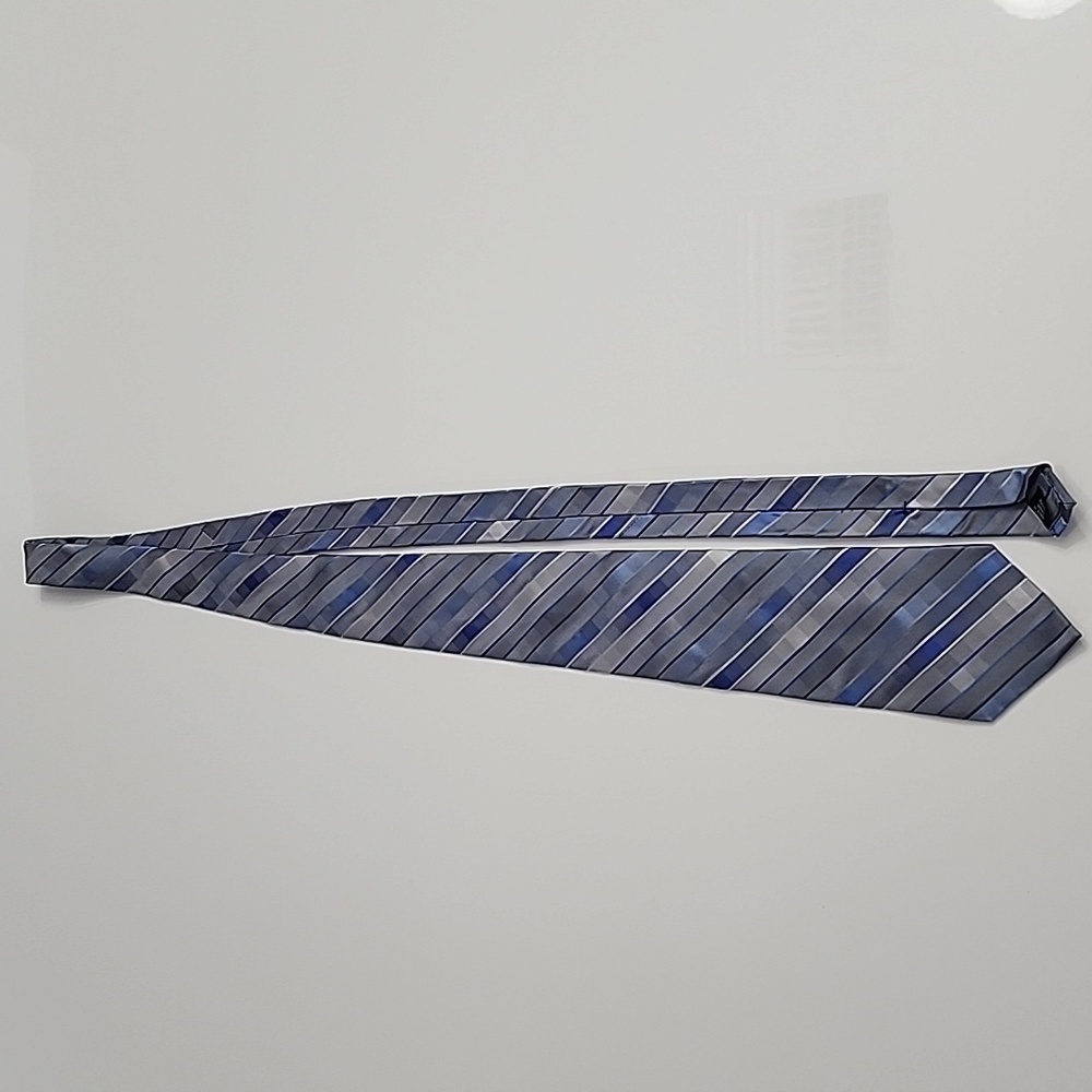Calvin Klein Men's Neck Tie 100% Silk Extra Long Gray Blue